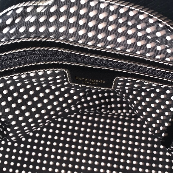 A darling, petite black handbag by Kate Spade - Picture 5 of 7